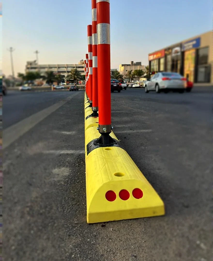 Flexible Post with Reflective Base