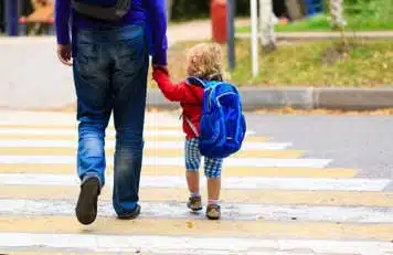 3 tips for pedestrian children about road safety