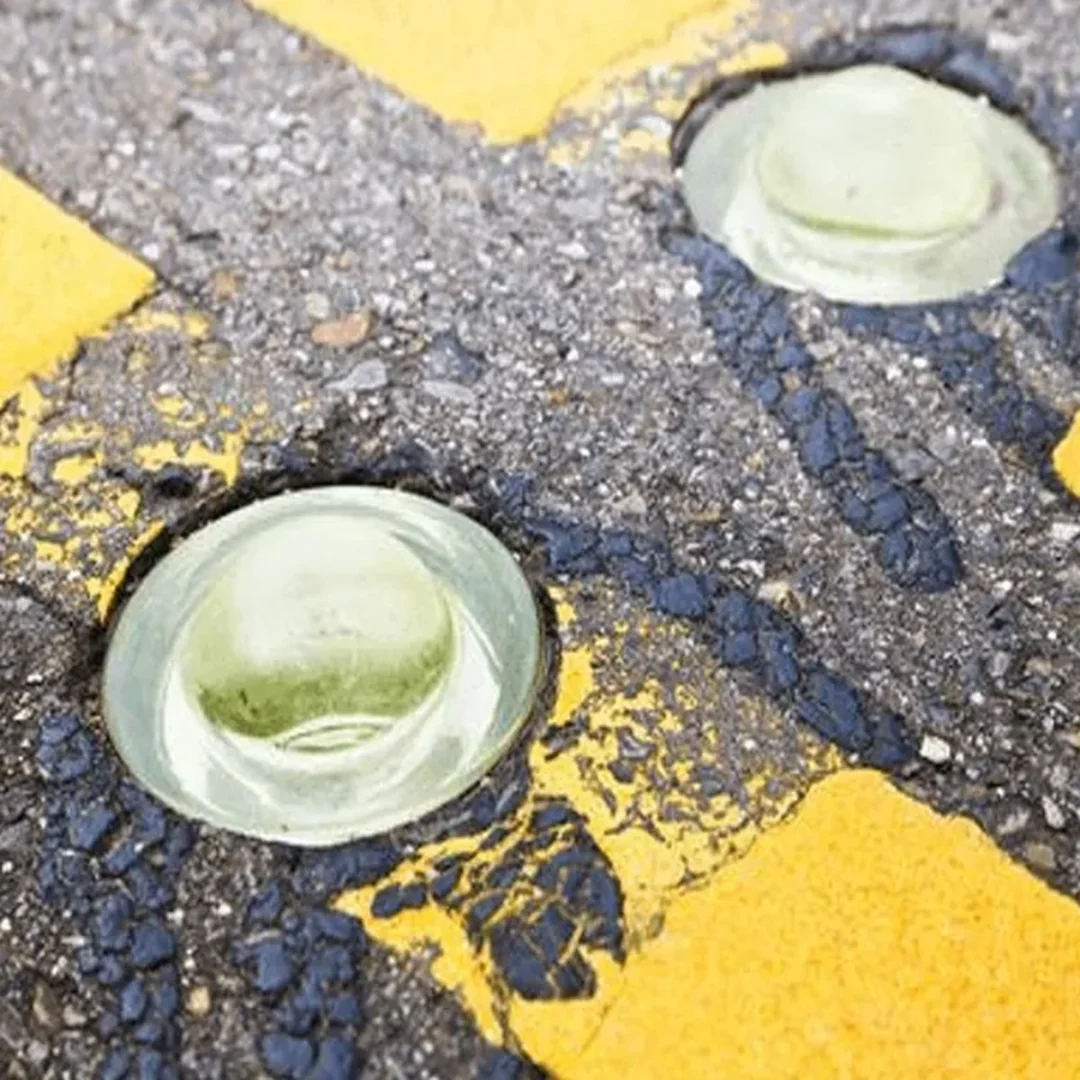 Glass Road Studs